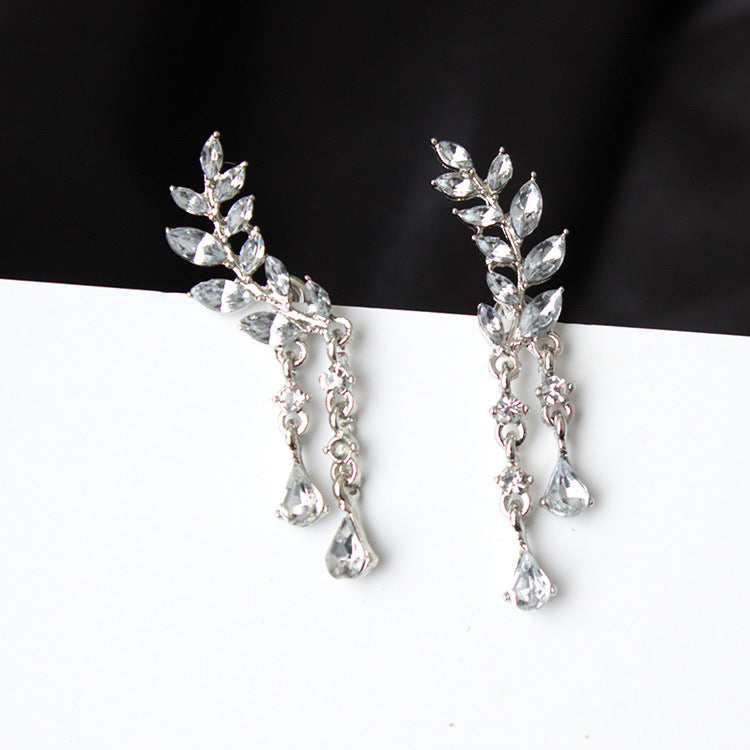 Women's Fashion Trend Leaf Tassel Earrings