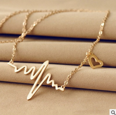 Necklace Love Shaped Titanium Steel Heartbeat Lockbone Chain Heart Pendant Necklace Necklace Women Gold Chain Choker