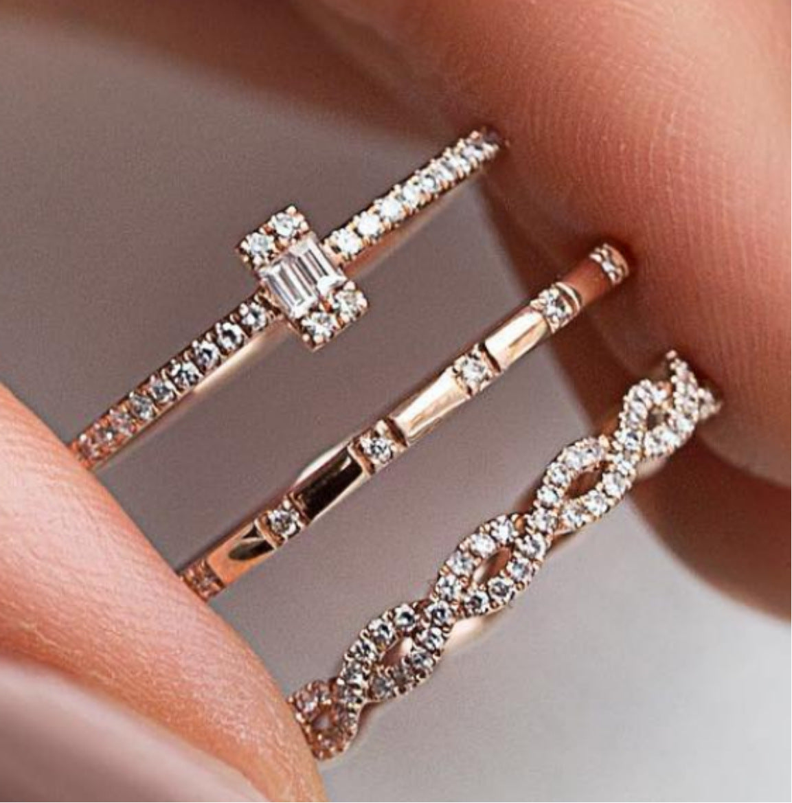 Flash diamond inlaid zircon ring
