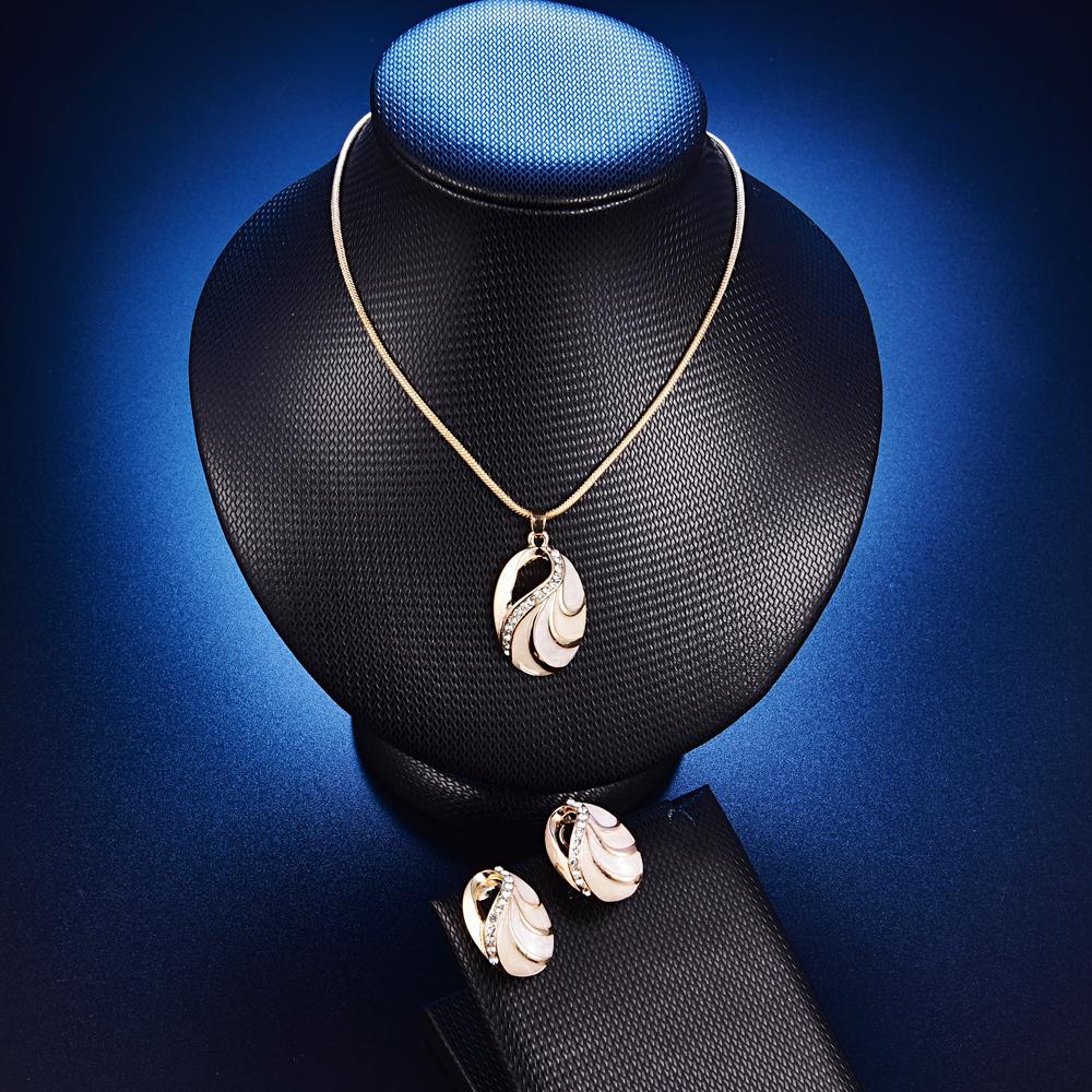 Tortoise shell shape necklace earrings