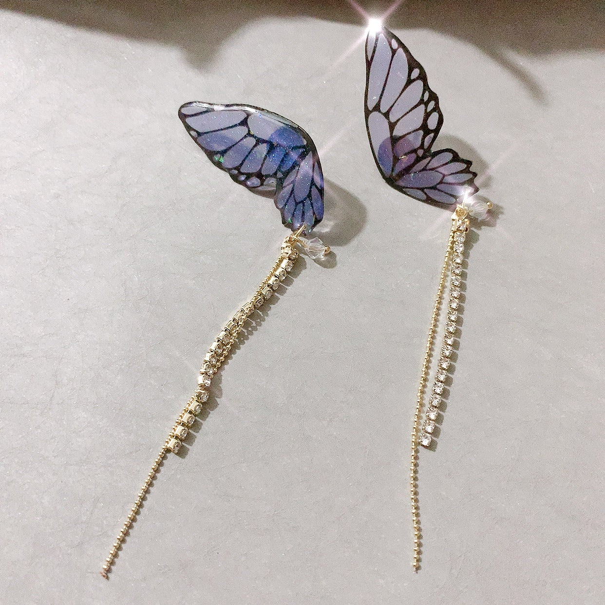 Women's Earrings With Three Dimensional Butterfly Pattern Full Of Diamonds And Tassels