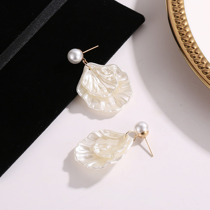 New Style Pearl Shell Earrings For Ladies